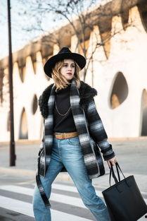 欧美大衣装饰图片